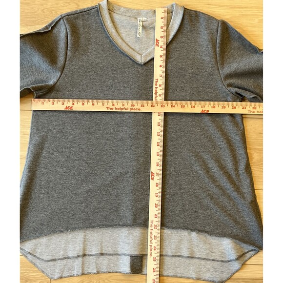 Lulu b Sz Medium Terry Pullover Knit Top Sweatshirt Button Back V-neck Gray EUC - Picture 3 of 8
